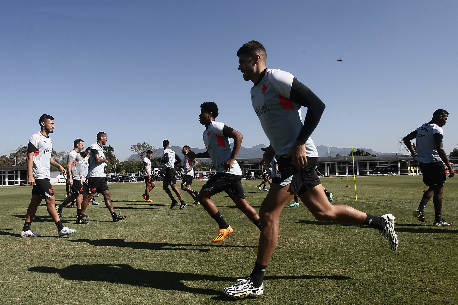 Treino do Vasco no CT Moacyer Barbosa (Foto: Daniel Ramalho/Vasco)