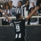 Tiquinho Soares comemora gol no Nilton Santos (Foto: Vitor Silva/Botafogo)