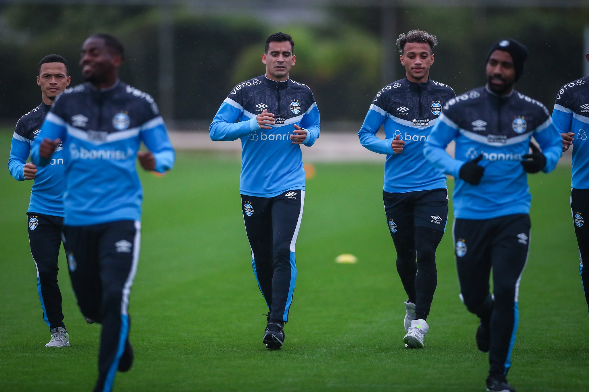 Bitello e Cristaldo treinam na reapresentação do Grêmio (Foto: Divulgação/Grêmio