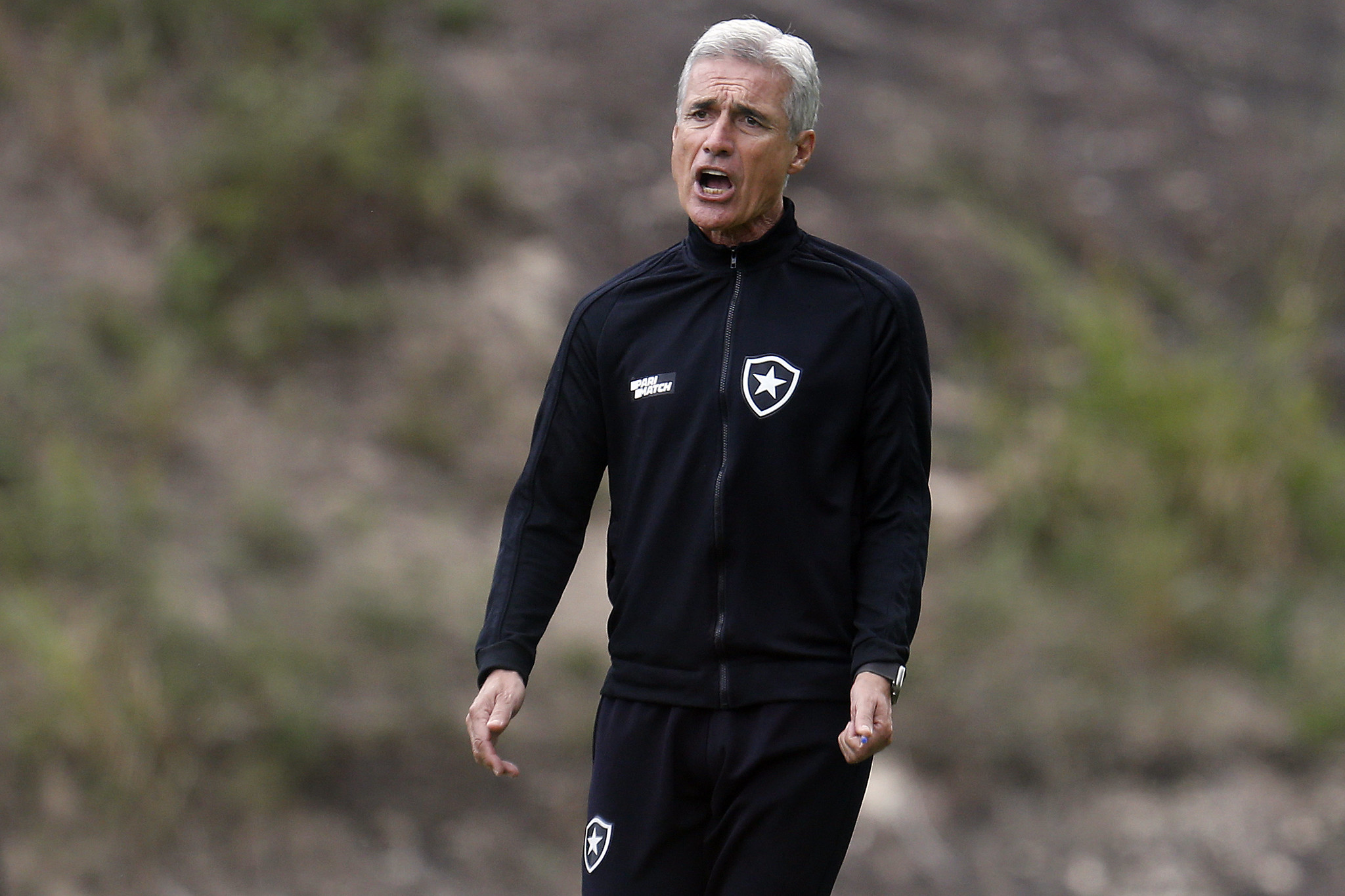 Luís Castro comandou treino na última quarta-feira. (Foto: Vítor Silva/Botafogo)