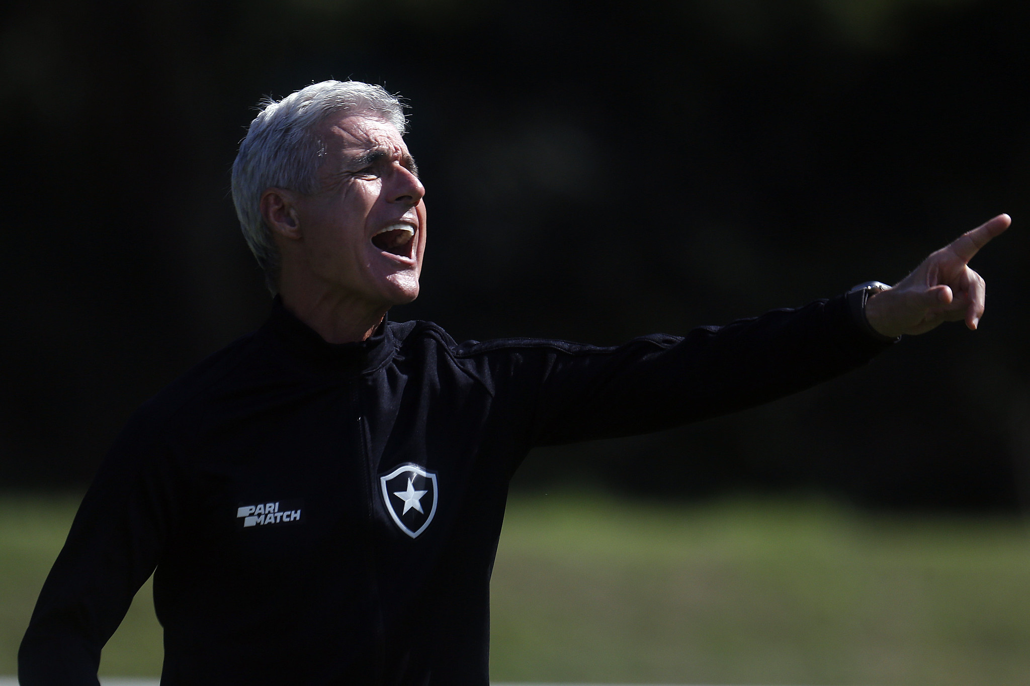 Luís Castro comandou treino na última terça-feira (Foto: Vítor Silva/Botafogo)