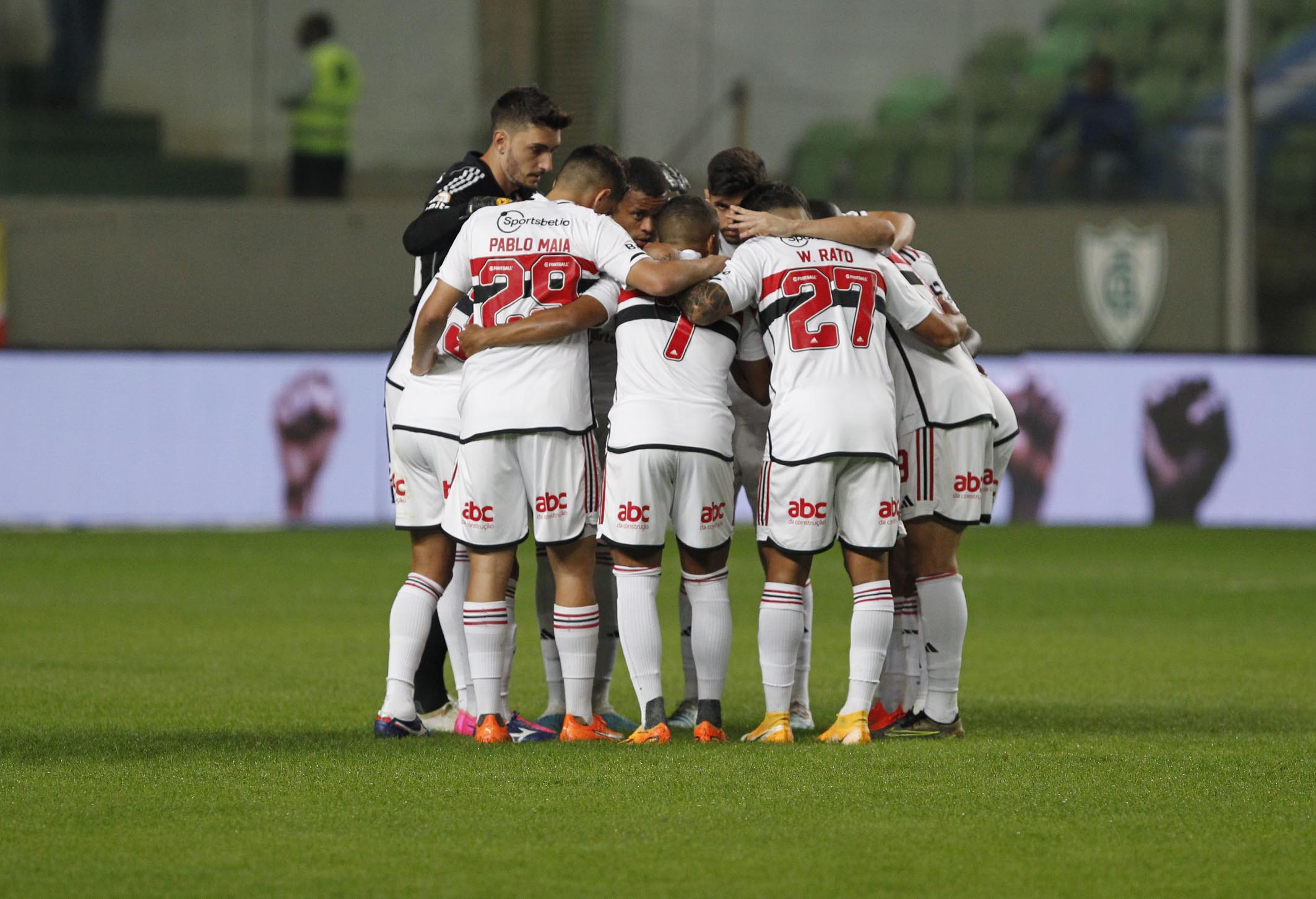 São Paulo ainda não conseguiu vencer longe do Morumbi