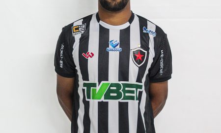 Tatá Baiano, atacante do Botafogo-PB