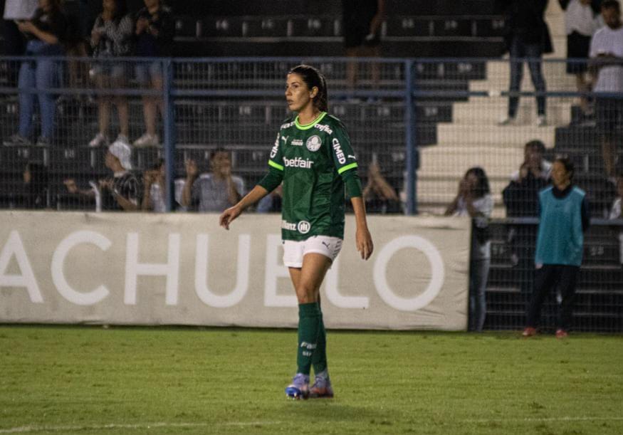 Flávia Mota, zagueira do Palmeiras