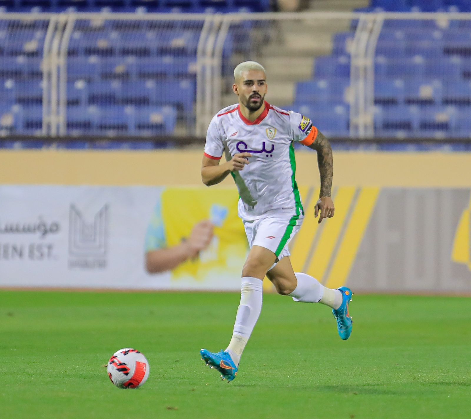 Carlos Henrique, zagueiro brasileiro do Najran