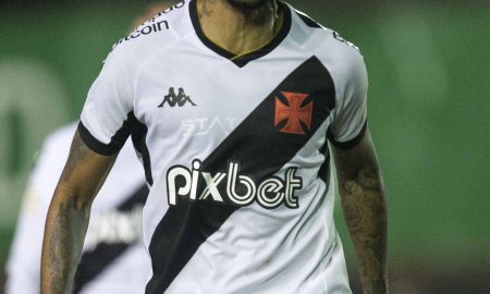 Jair comemorando seu gol contra o Cuiabá (Foto: Daniel RAMALHO/VASCO)