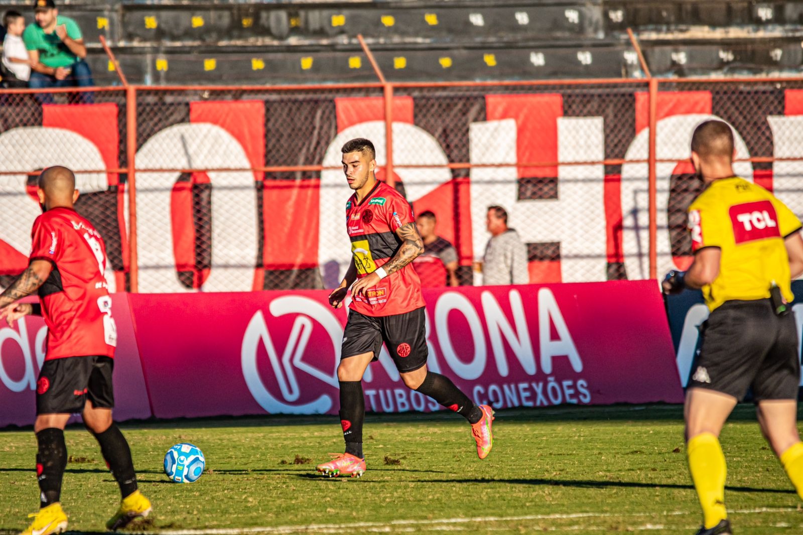 Vialle virou destaque do time nos últimos jogos (Foto: Divulgação/Pouso Alegre)