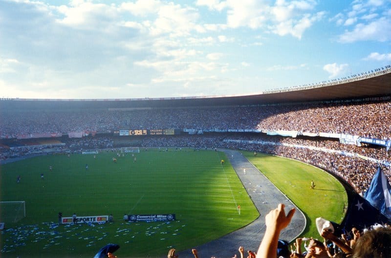 Cruzeiro e Villa Nova estabeleceram o maior recorde de público do Mineirão (Foto: Foto: Twitter/Acervo/Cruzeiro)