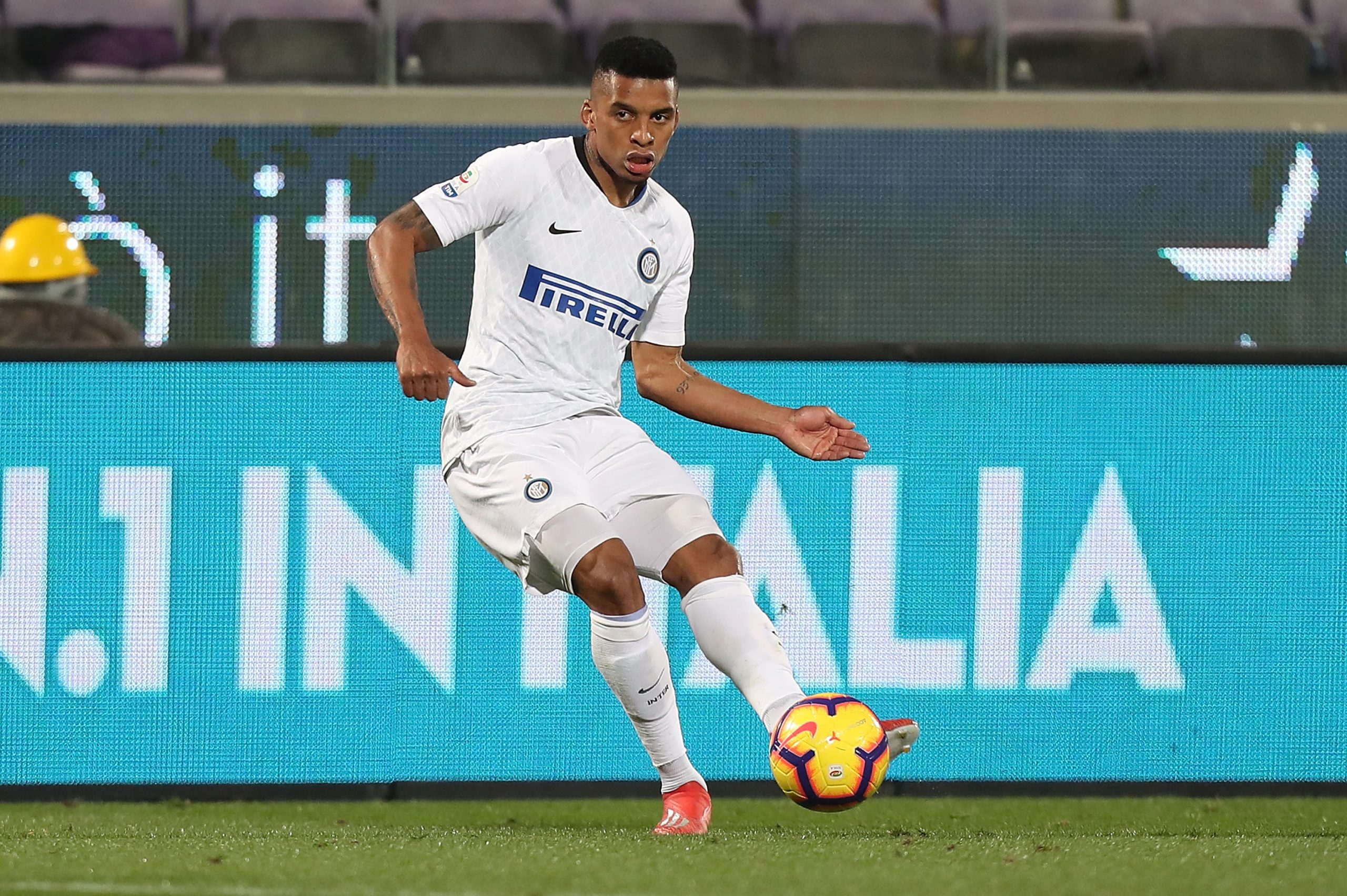 Dalbert tem contrato com a Inter até o meio do ano (Foto: Gabriele Maltinti/Getty Images)