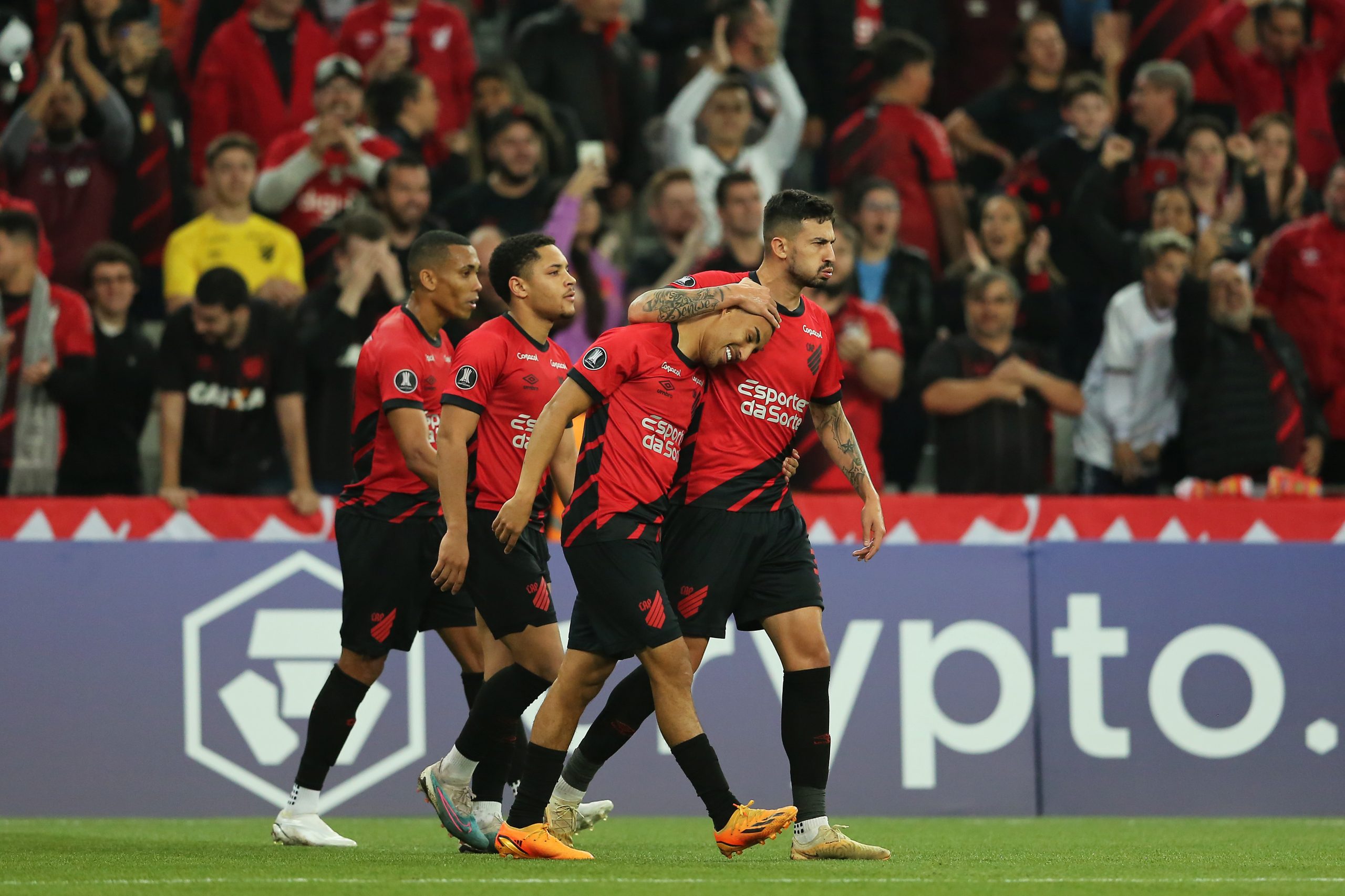 Athletico atuando na Libertadores - (Foto: Heuler Andrey/Getty Images)