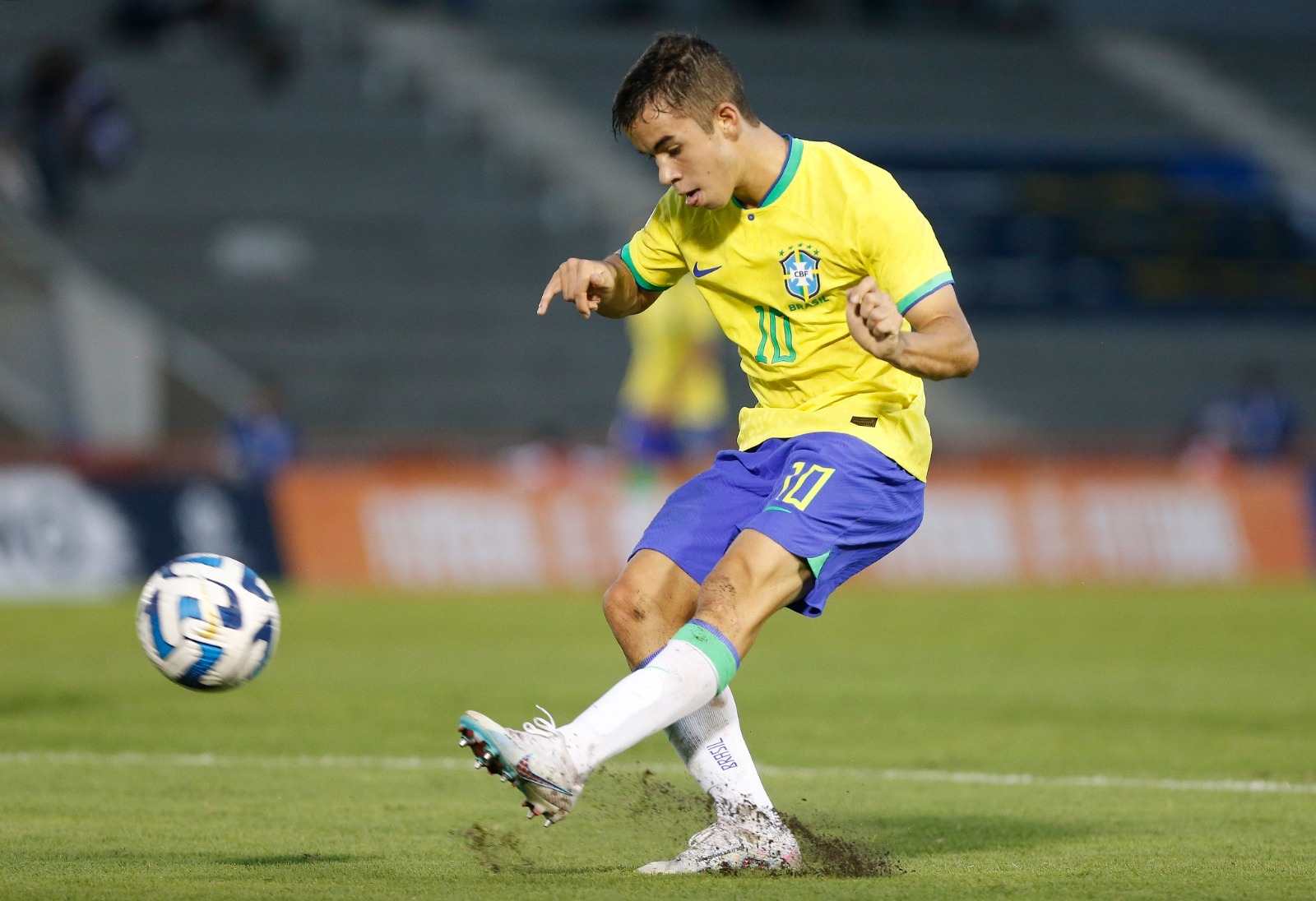 Dudu vem se destacando na Seleção Brasileira sub-17 (Fotos: Divulgação/CBF)