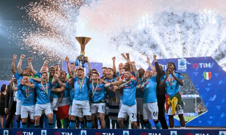 Napoli festeja título italiano após vitória sobre Sampdoria