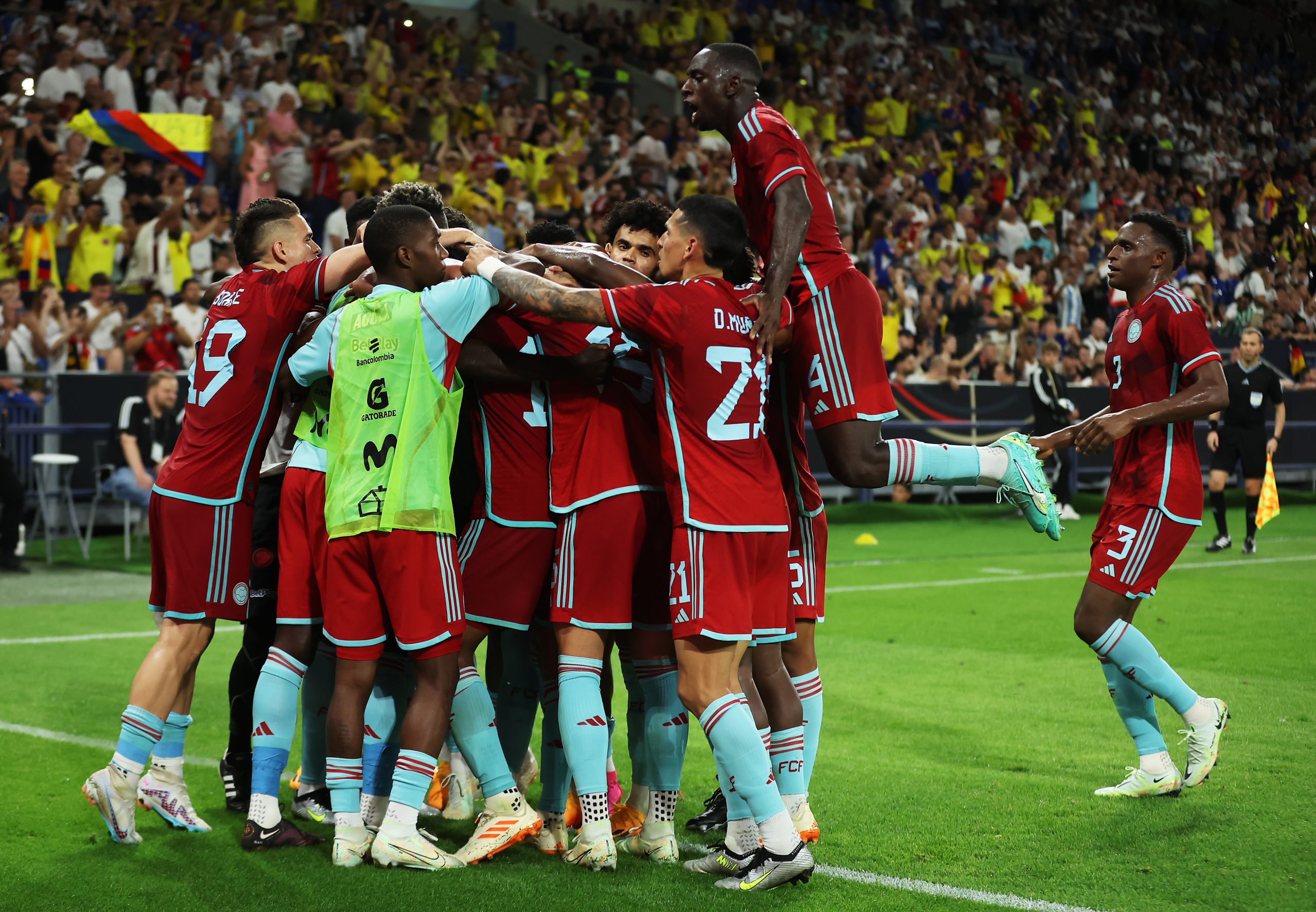 Colômbia marcou os gols da vitória sobre a Alemanha no segundo tempo (Foto: Alex Grimm/Getty Images)