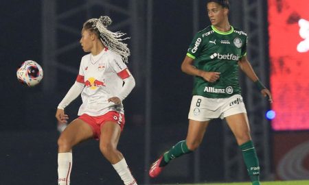 Bragantinas em ação diante das garotas do Palmeiras. Foto: Fernando Roberto/Red Bull Bragantina