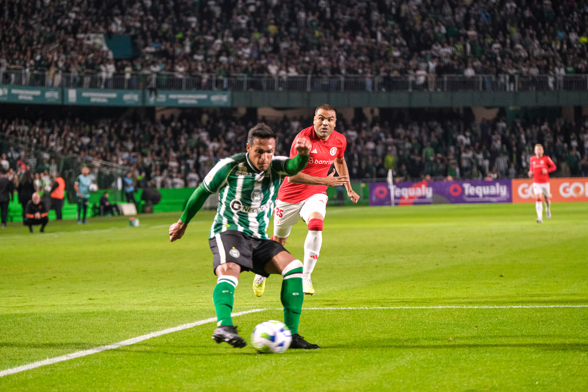 Robson está suspenso não joga contra o Grêmio (Foto: Divulgação/Coritiba)