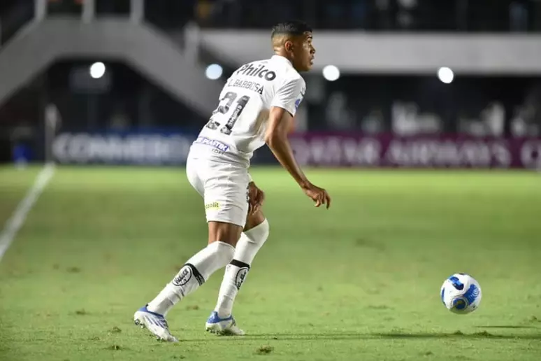 Lucas Barbosa não faz mais parte dos planos da comissão técnica (Divulgação/ Santos FC)