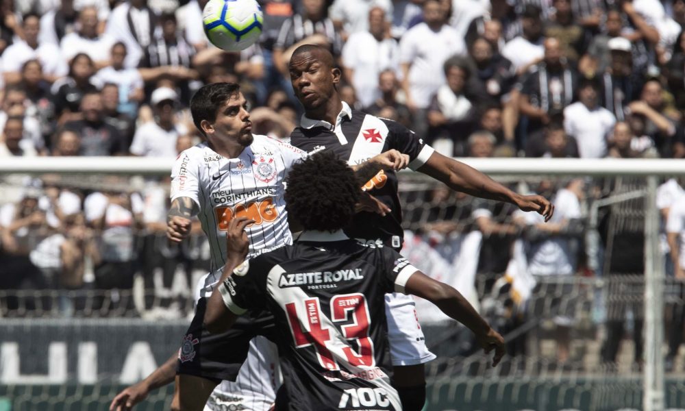 Em jogo de baixo nível técnico, Cruzeiro vence e afunda o Vasco