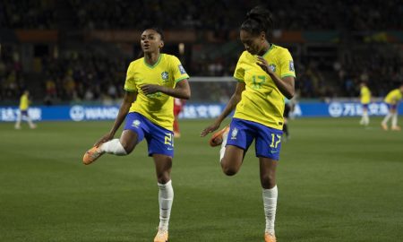 Ary Borges e Kerolin comemorando o gol da Seleção Brasileira contra Panamá na Copa do Mundo
