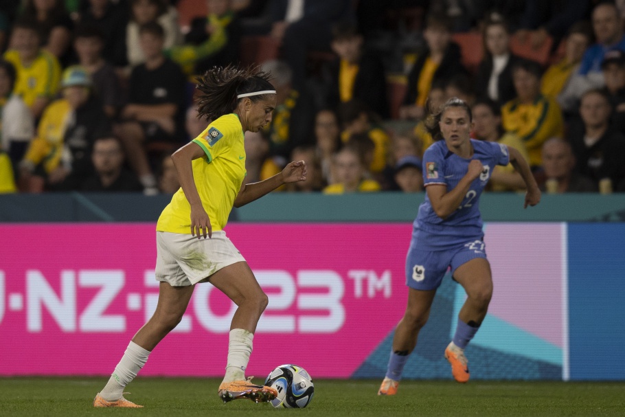 Andressa Alves assumiu a culpa pelo segundo gol da França no último sábado (29)
