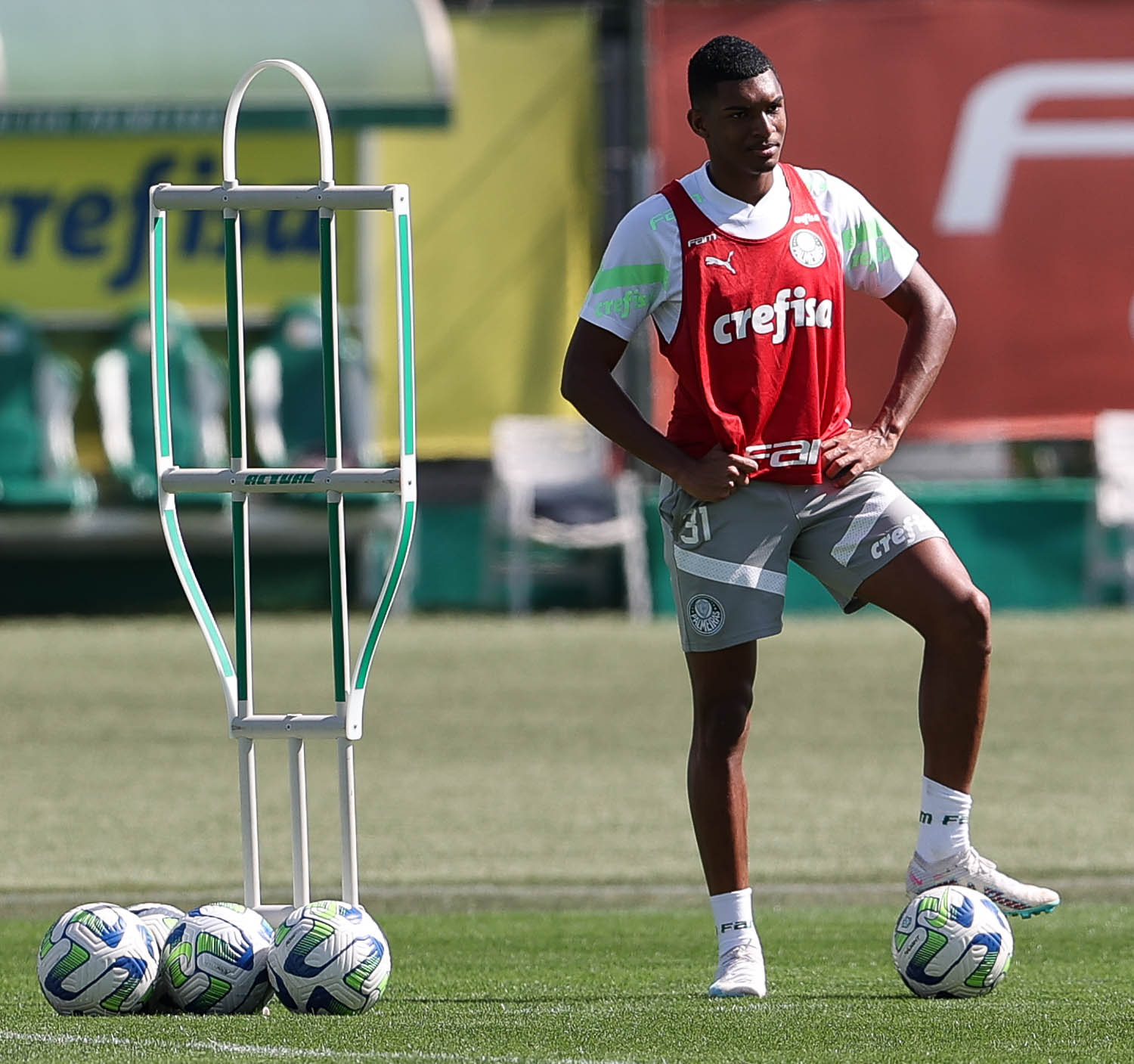 Luis Guilherme, de 17 anos, é efetivado no elenco profissional do Palmeiras. (Foto: Cesar Greco/Palmeiras)