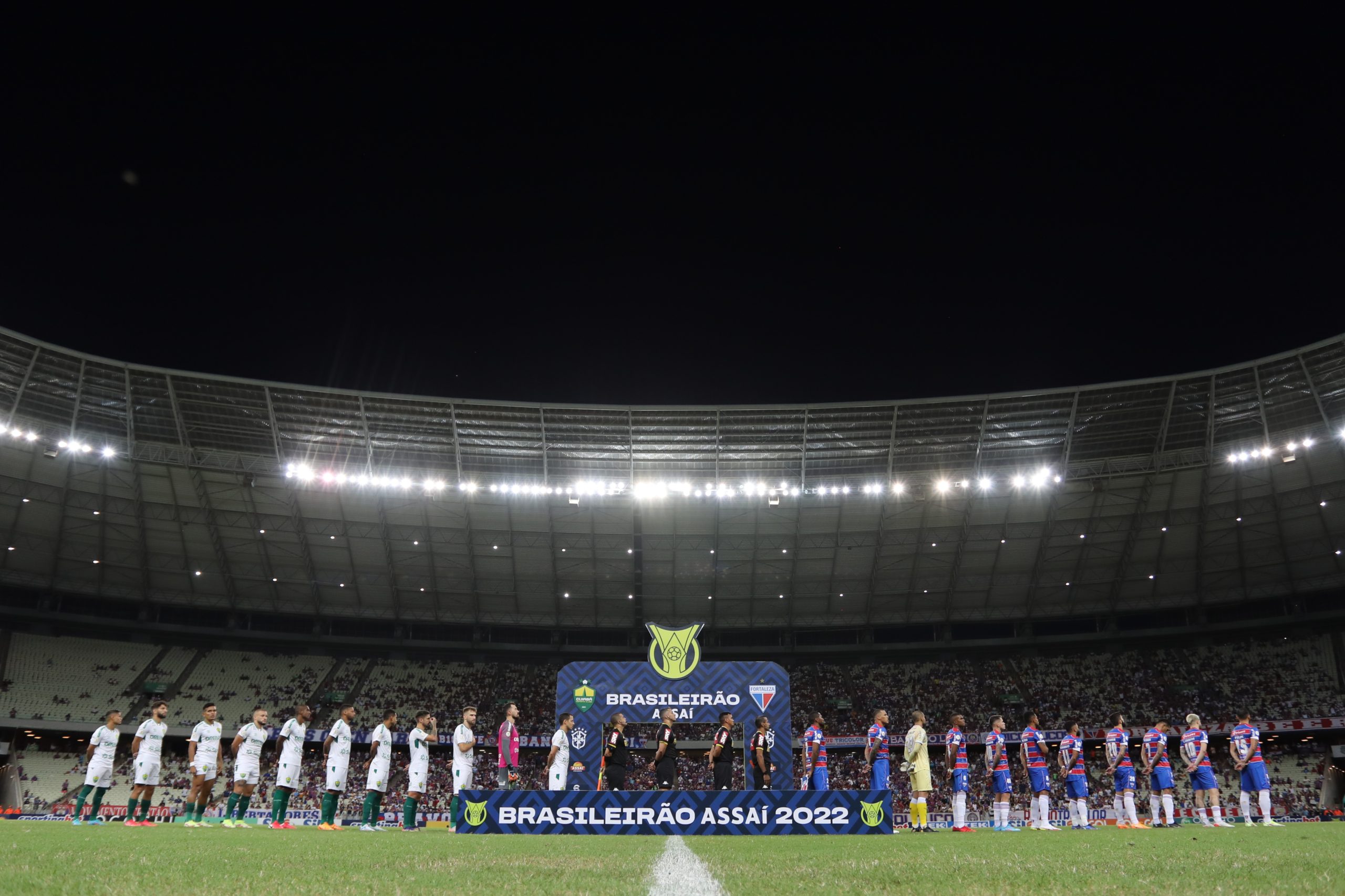 Equipes perfiladas no confronto em 2022 (Foto: AssCom Dourado)