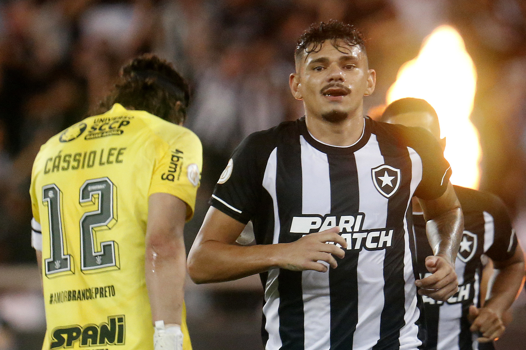 Tiquinho Soares comemora seu segundo gol contra o Corinthians no Nilton Santos (Foto: Vitor Silva/Botafogo.)