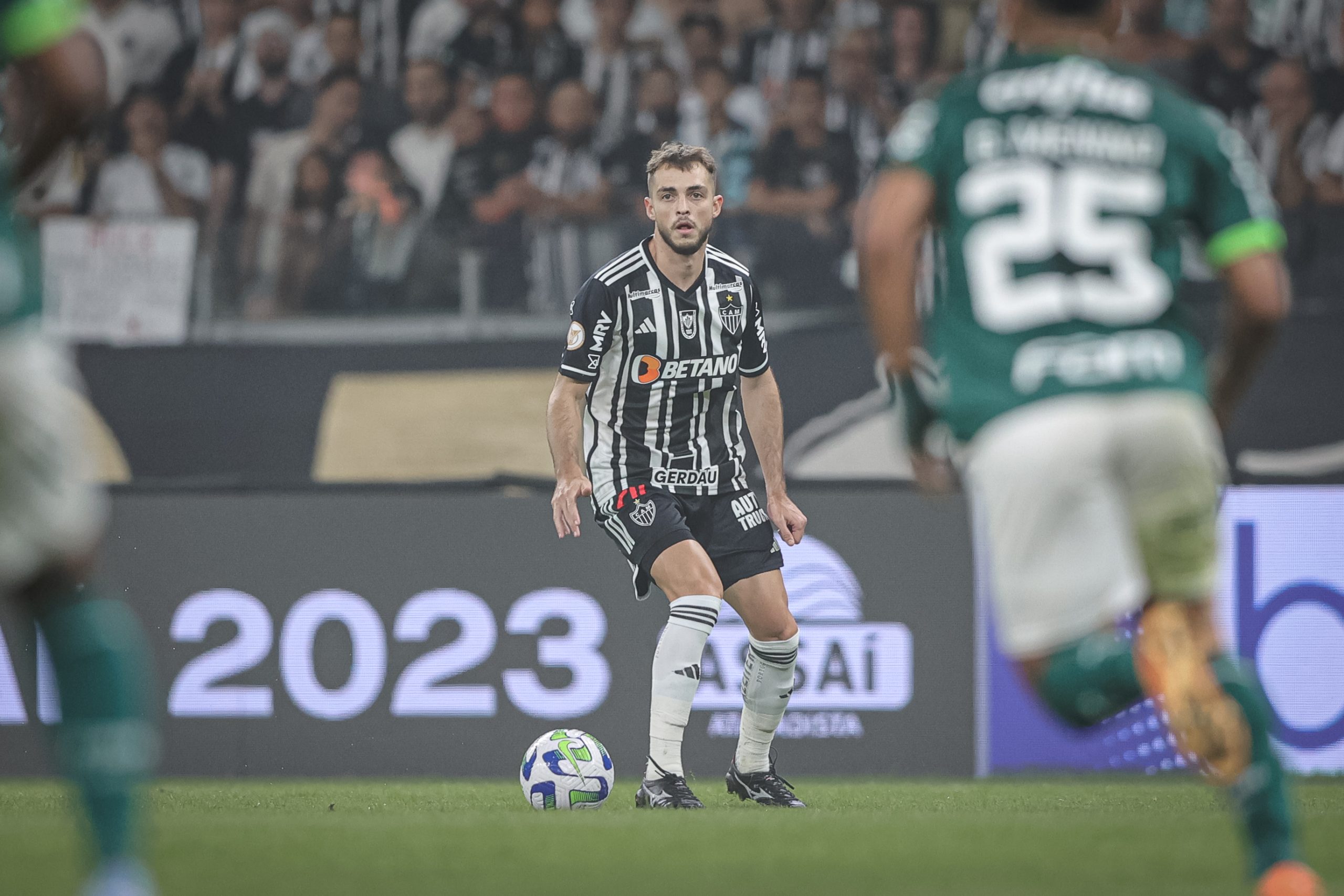 Hyoran se recupera de lesão no tornozelo e deve estar à disposição (Foto: Pedro Souza / Atlético)