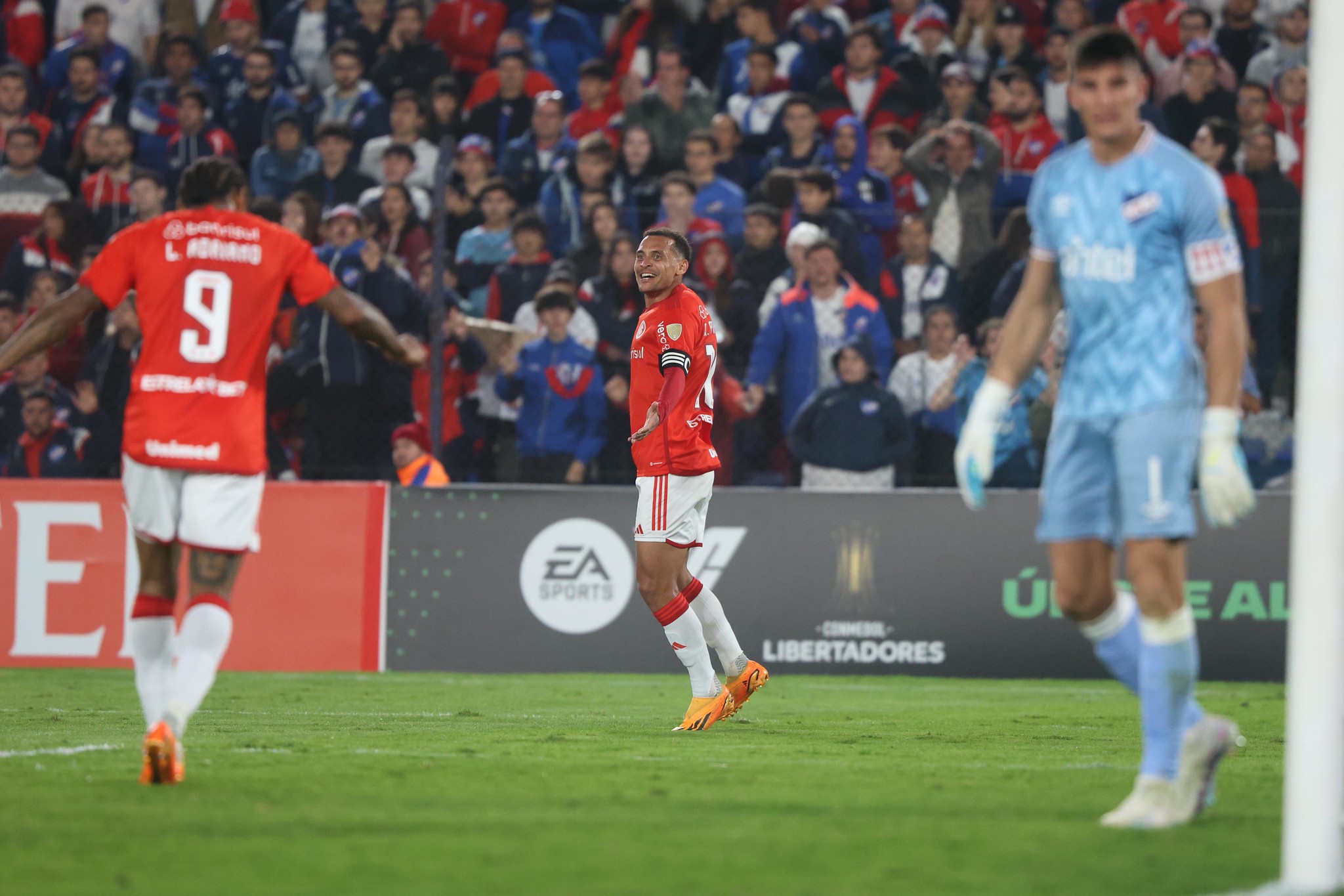 Alan Patrick volta de suspensão (Foto: Divulgação/Internacional)