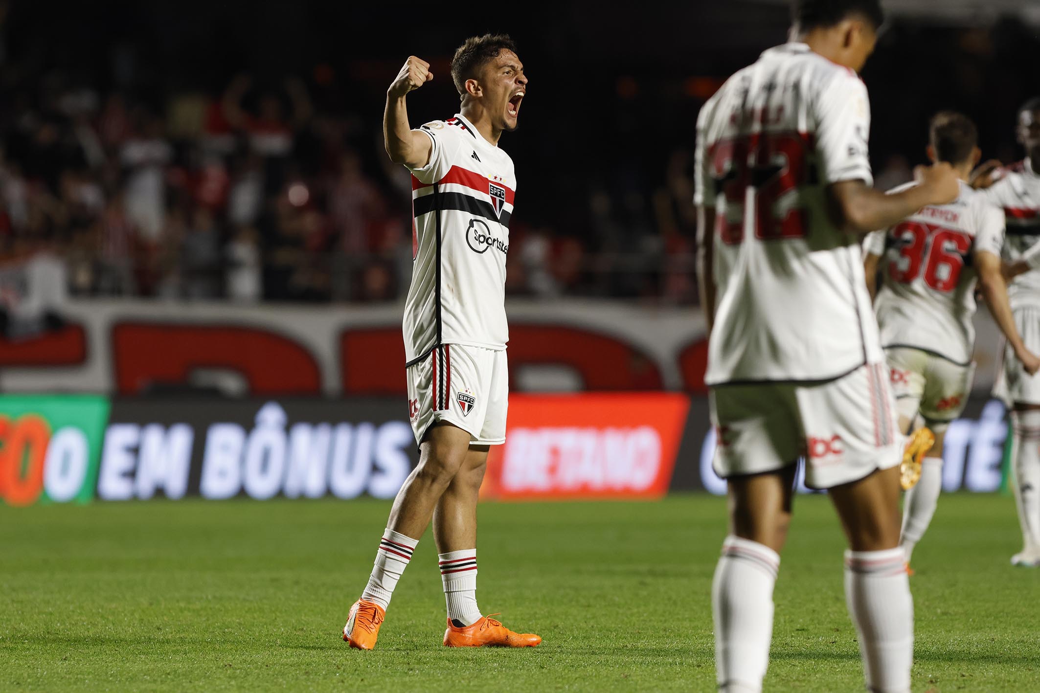 São Paulo volta a emplacar duas vitórias seguidas após oito jogos