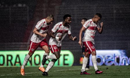 CRB volta a vencer na Série B após resultado positivo diante do Londrina (Foto: Francisco Cedrim/CRB)