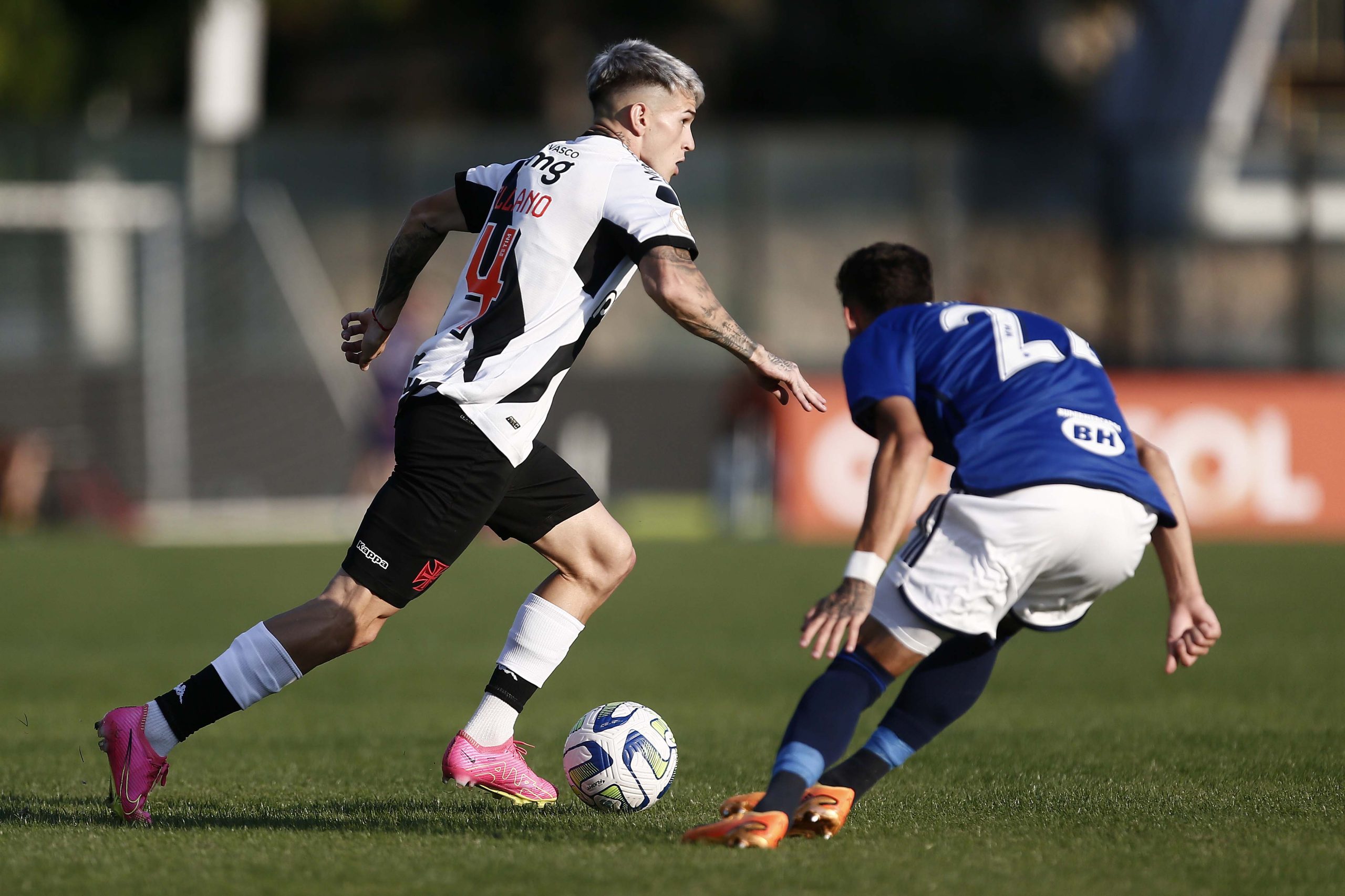 Orellano na partida entre Vasco x Cruzeiro em São Januário (Foto: Daniel RAMALHO/Vasco)