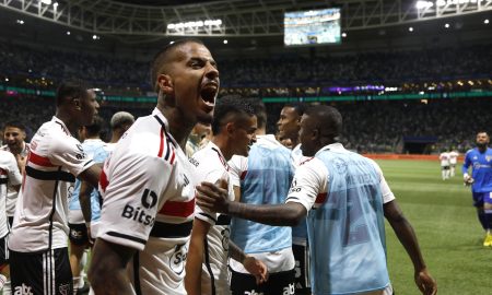 Jogadores do São Paulo comemorando gol (Foto: Rubens Chiri / saopaulofc.net)