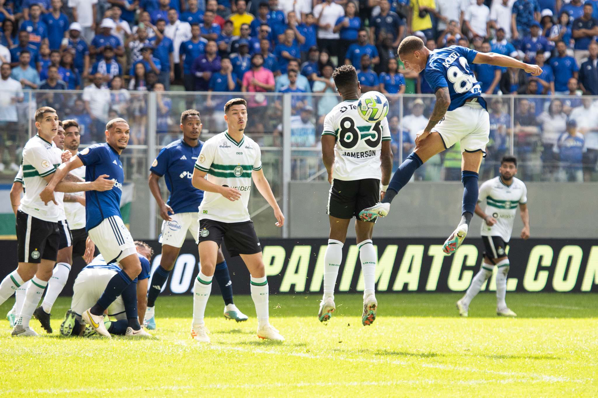 Cruzeiro e Coritiba empataram em 0 a 0 na Arena Independência