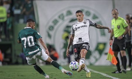 Guilherme Arana foi expulso e será desfalque no jogo contra o Grêmio Foto: Pedro Souza / Atlético-MG
