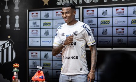 Jean Lucas em sua apresentação na Vila Belmiro. (Divulgação/ Santos FC)