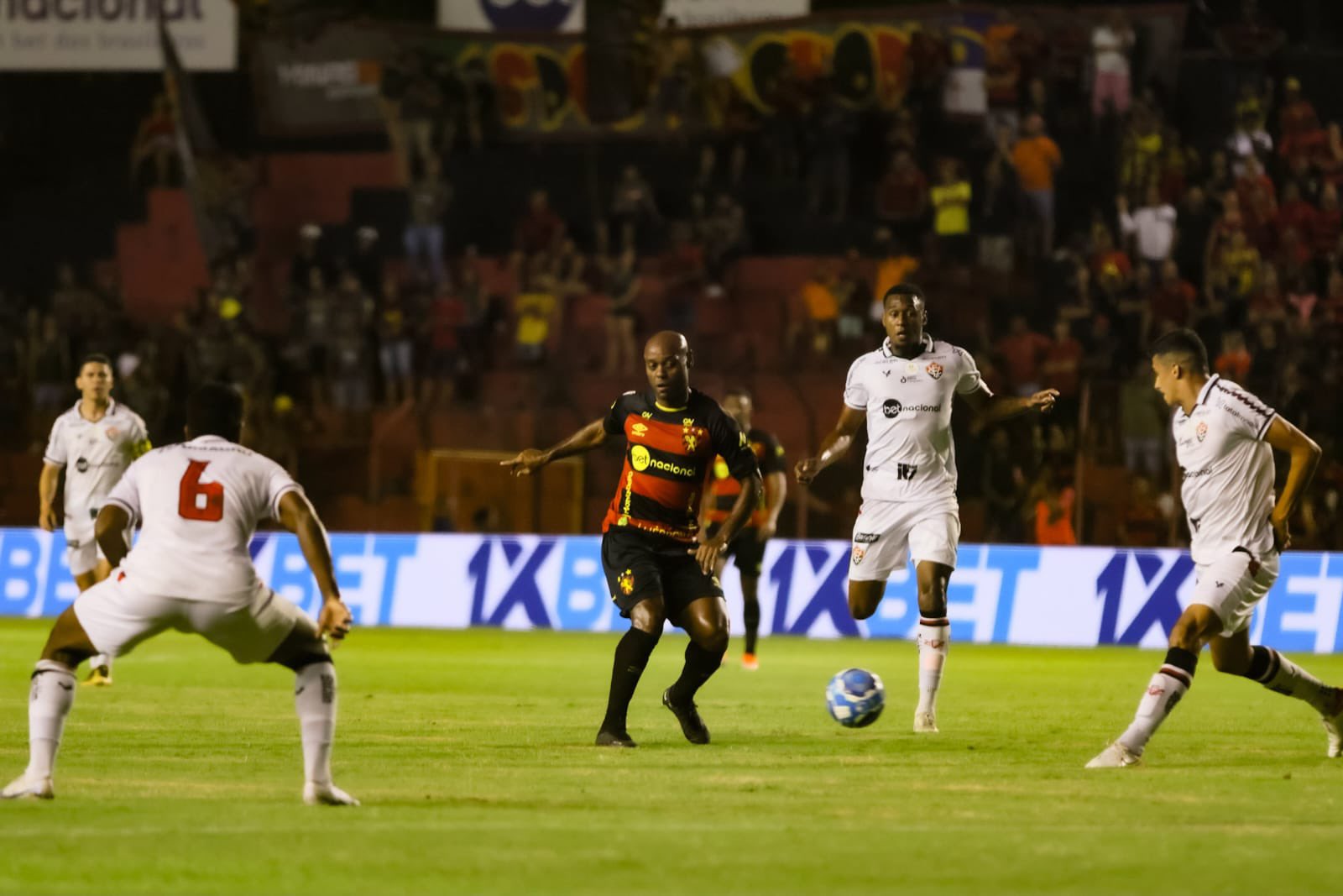 Vitória (Foto: Rafael Bandeira/Sport)