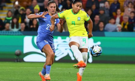 Debinha marcou o gol da Seleção Brasileira contra a França na Copa do Mundo