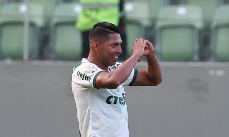 O centroavante Rony durante a comemoração do segundo gol da partida. (FOTO: Cesar Greco/Palmeiras)