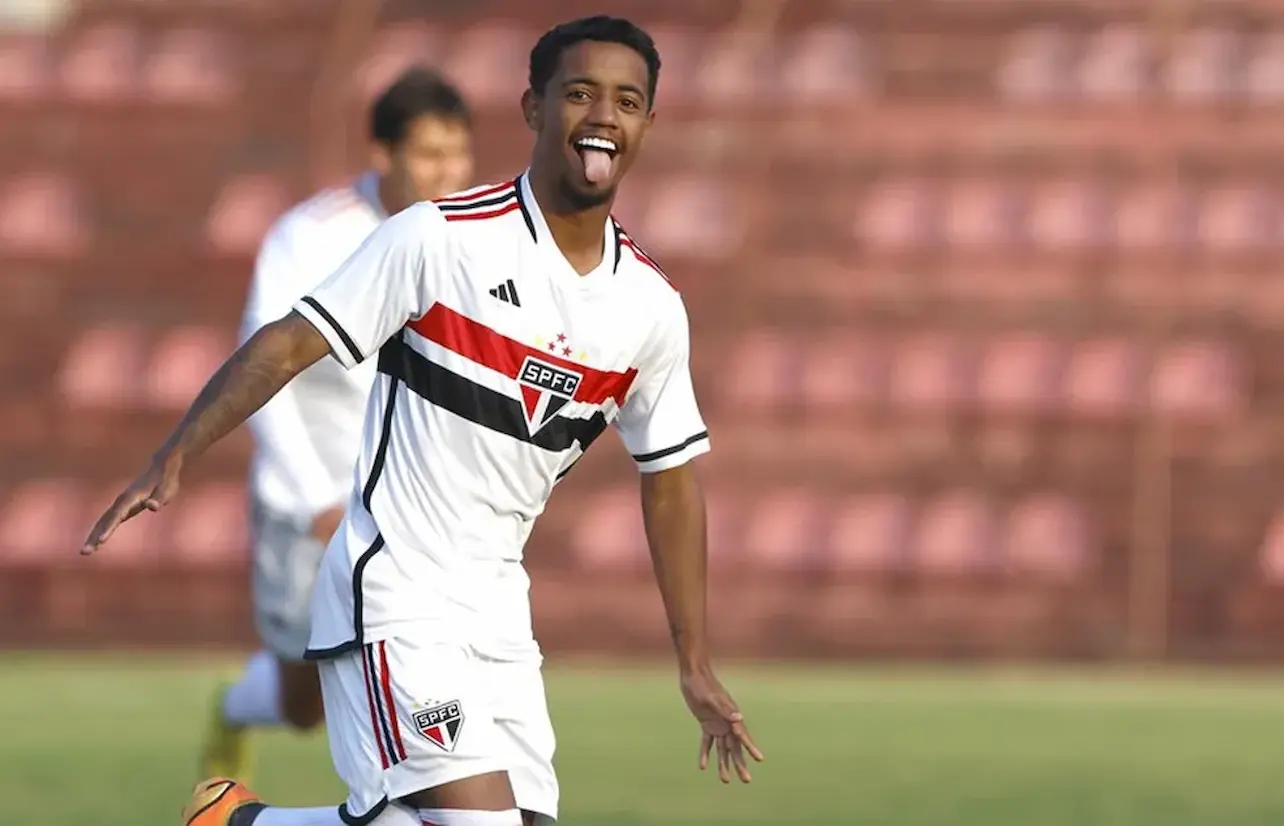 Newerton em jogo pelo São Paulo (Foto: Rubens Chiri/saopaulofc)