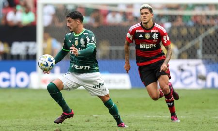 Piquerez e Pedro em jogada durante a Supercopa do Brasil (Foto: Cesar Greco/Palmeiras)