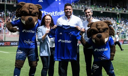 Clube buscou uma revitalização do mascote, mas que não foi aprovada pela torcida (Foto: Gustavo Aleixo/Cruzeiro)