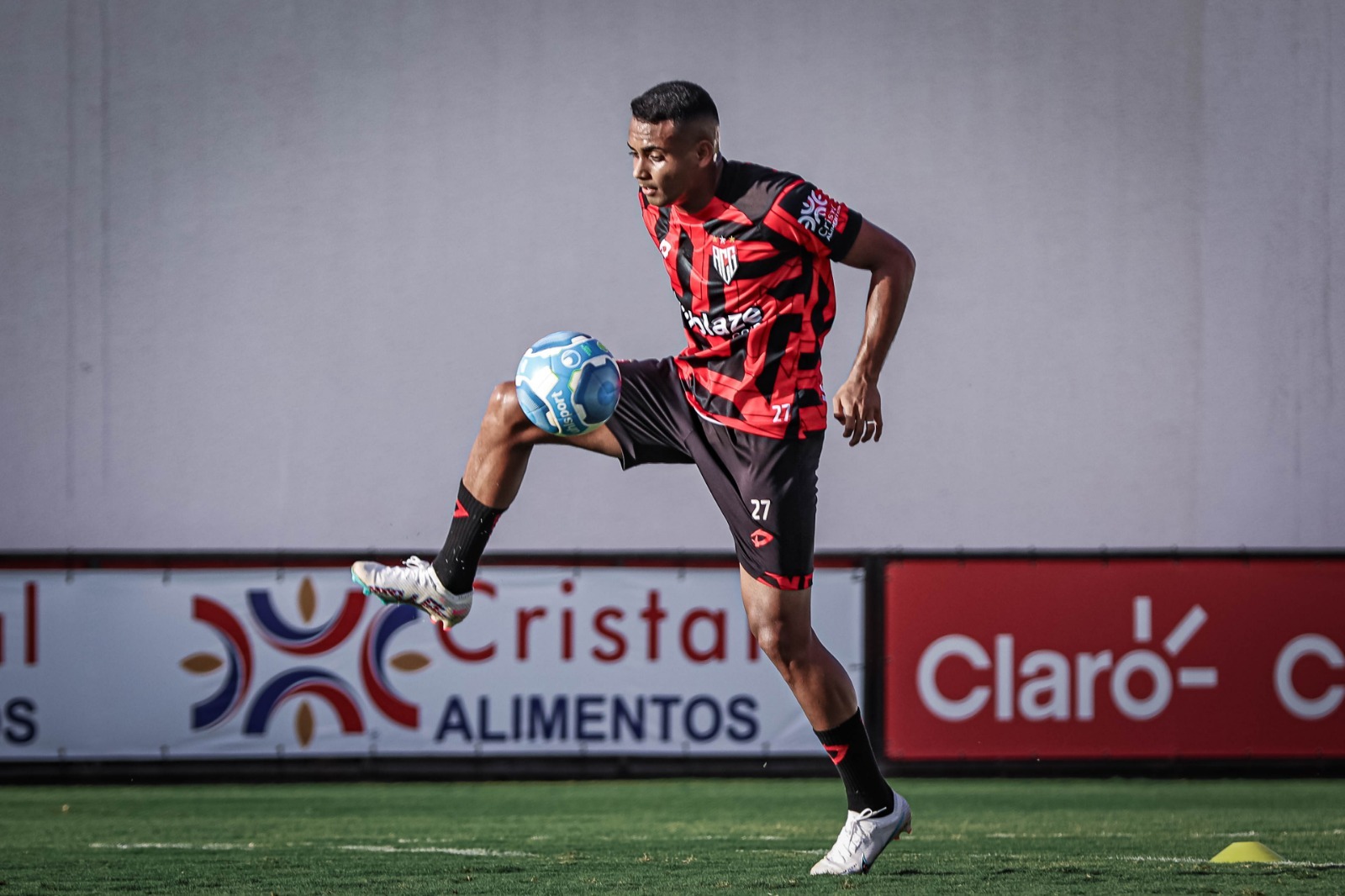 Airton em ação pelo Atlético-GO - (Foto: Ingryd Oliveira/ACG)