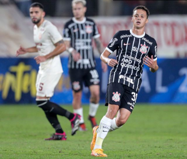 Luxemburgo ganha 'reforço' para duelo na Sul-Americana após Conmebol anular suspensão de meio campista.