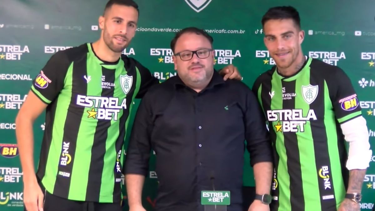 América apresenta Javier Méndez e Estiban Burgos oficialmente no CT Lanna Drumond (Foto: Reprodução/Youtube/Coelho TV)