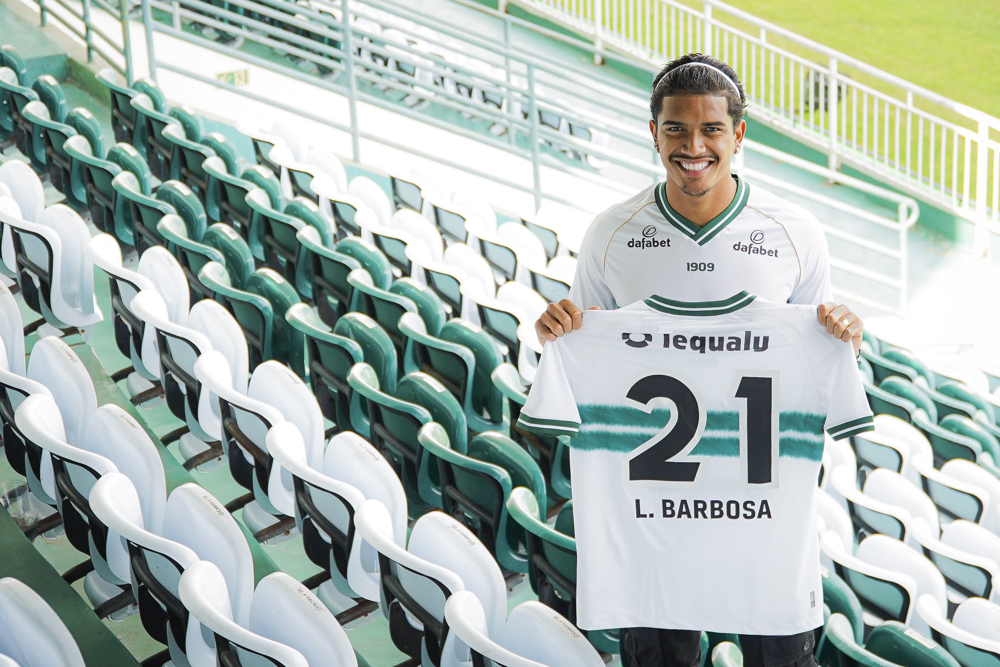 Lucas Barbosa é o novo reforço do Coritiba (Foto: Divulgação/Coritiba)