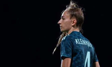 Sophia Kleinherne durante o jogo (Foto: Maja Hitij/Getty Imaes for DFB)