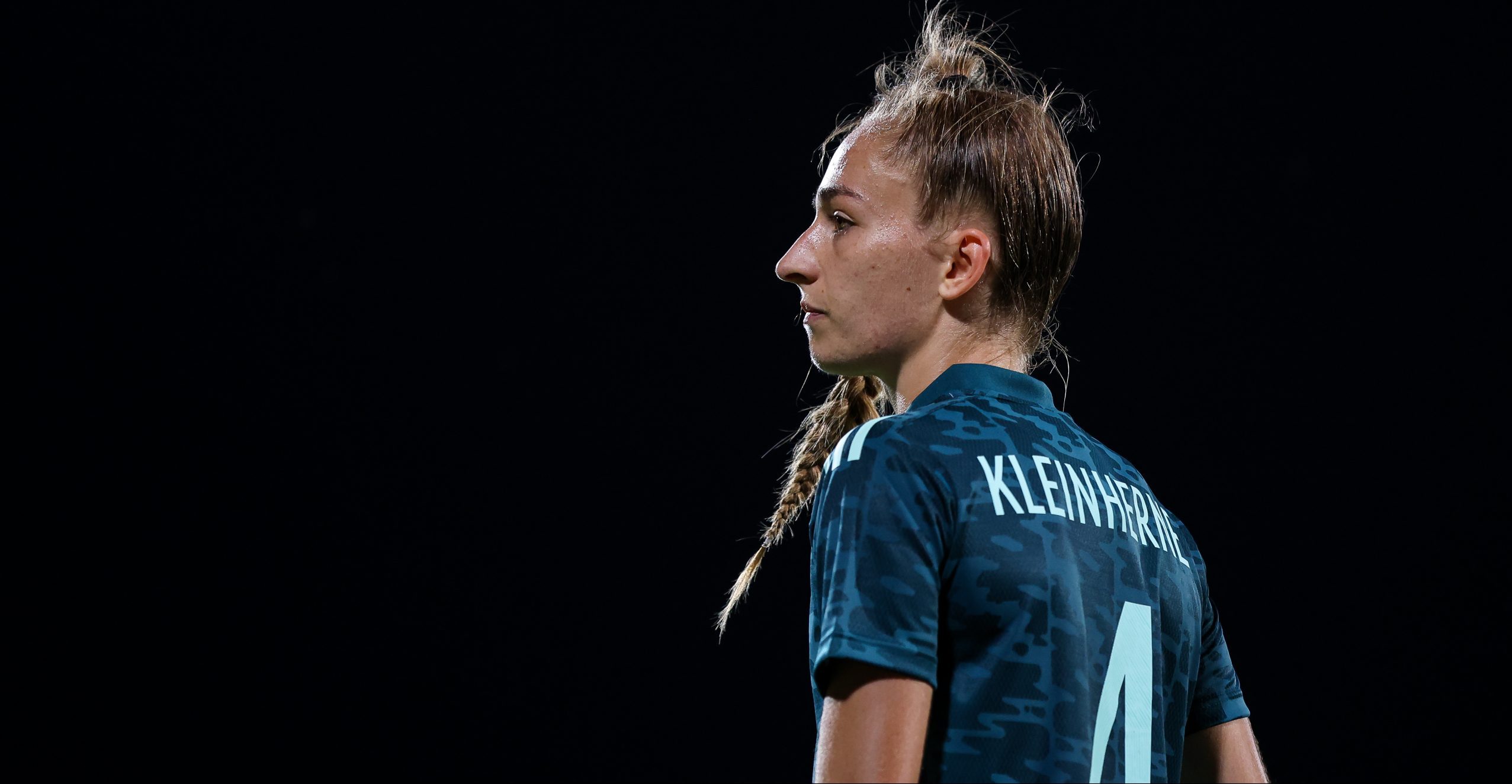 Sophia Kleinherne durante o jogo (Foto: Maja Hitij/Getty Imaes for DFB)