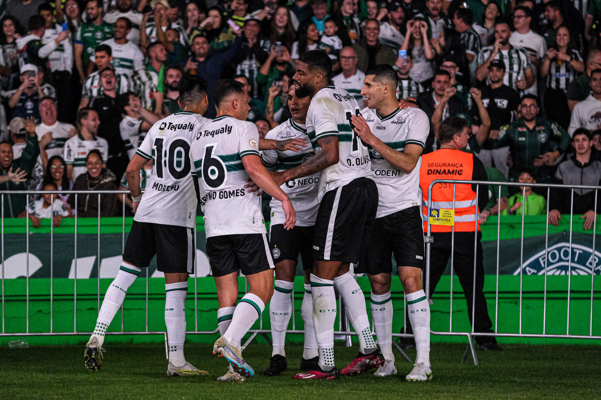 Coxa vence segunda seguida no Couto (Foto: Divulgação/Coritiba)