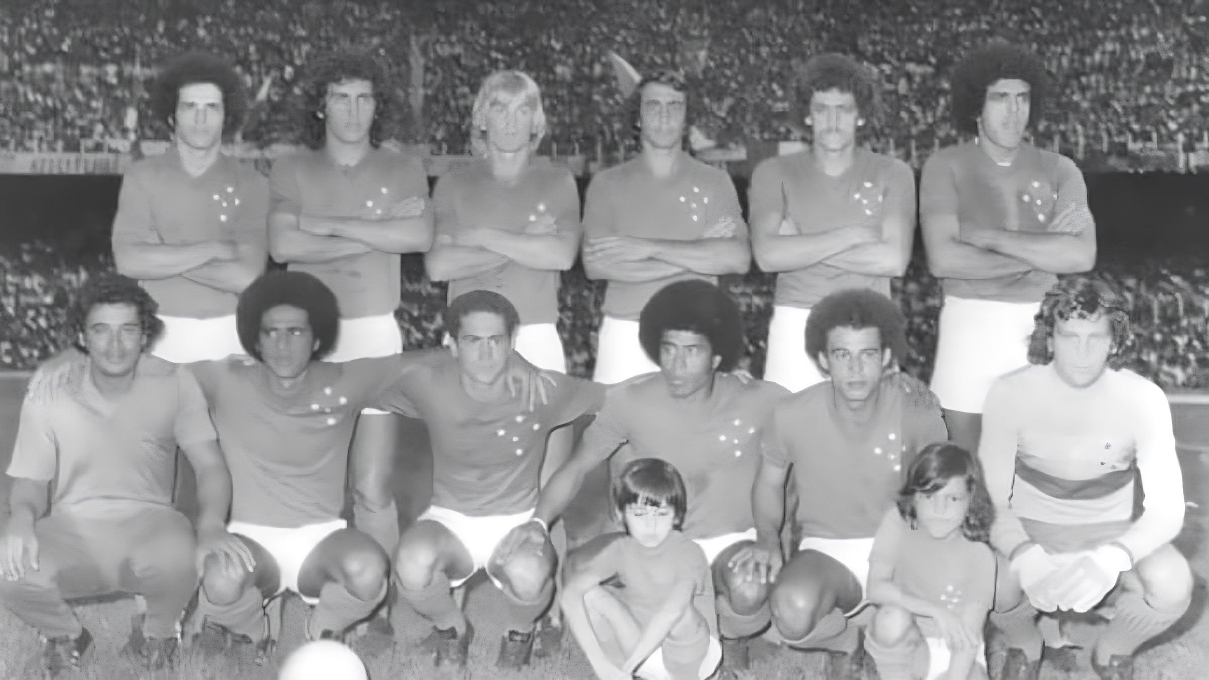 Elenco do Cruzeiro campeão da Libertadores de 1976 (Foto: Reprodução/Facebook/Cruzeiro)