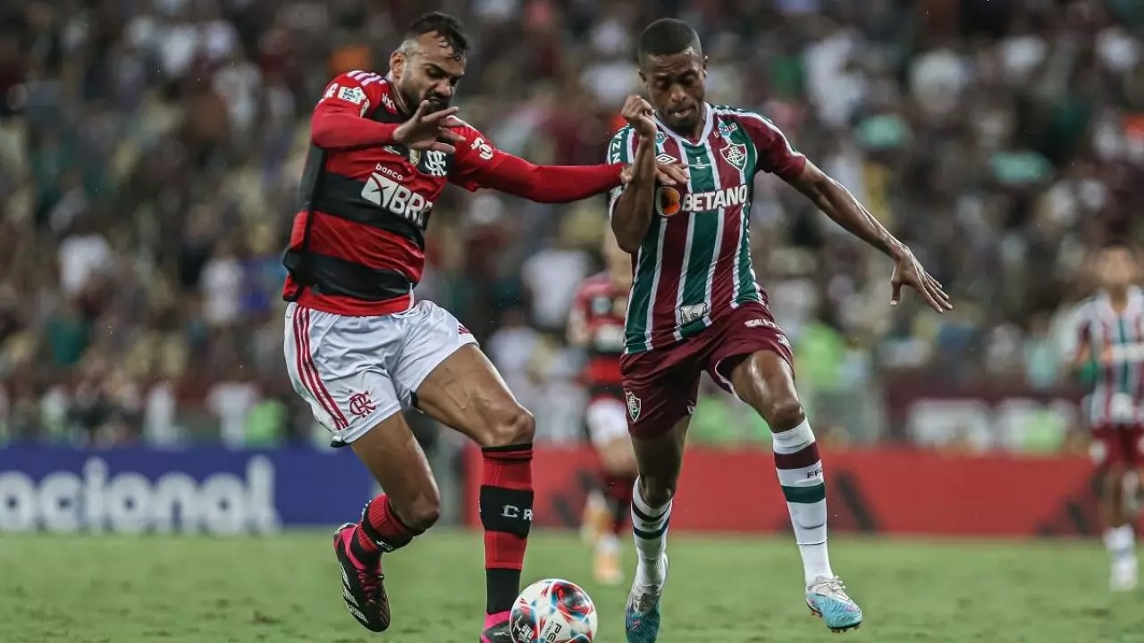 Fabrício Bruno, do Flamengo, cumpre suspensão contra o Fluminense (Foto: Marcelo Gonçalves | Fluminense FC)